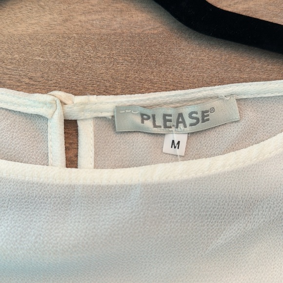 Crepe top BNWOT Size medium - Picture 8 of 9